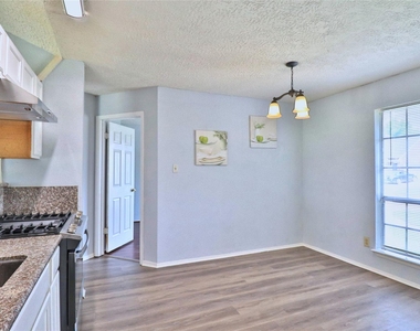2706 S Brompton Drive - Photo Thumbnail 10