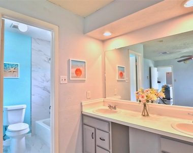 2706 S Brompton Drive - Photo Thumbnail 17