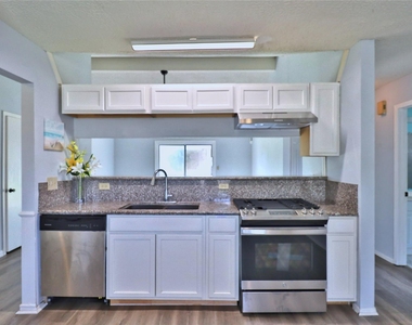 2706 S Brompton Drive - Photo Thumbnail 13