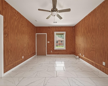 5220 Simsbrook Drive - Photo Thumbnail 8