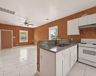 5220 Simsbrook Drive - Photo Thumbnail 9