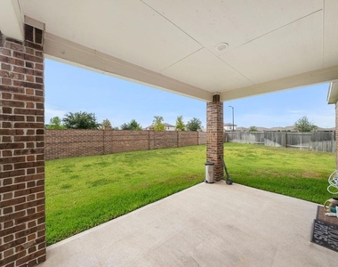 23007 Bright Light Lane - Photo Thumbnail 16