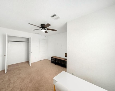 23007 Bright Light Lane - Photo Thumbnail 12