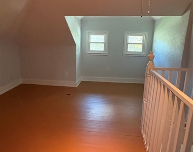 529 E Myrtle Street - Photo Thumbnail 11