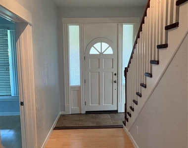 529 E Myrtle Street - Photo Thumbnail 13