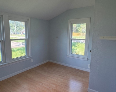 529 E Myrtle Street - Photo Thumbnail 14