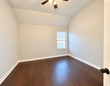 8410 Misty Mountain Trail Lane - Photo Thumbnail 39