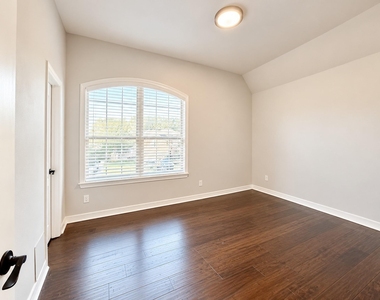 8410 Misty Mountain Trail Lane - Photo Thumbnail 35