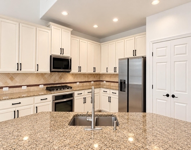 8410 Misty Mountain Trail Lane - Photo Thumbnail 20