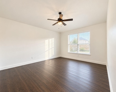 8410 Misty Mountain Trail Lane - Photo Thumbnail 24