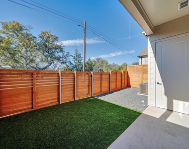 1601-342 Mustang Drive - Photo Thumbnail 16