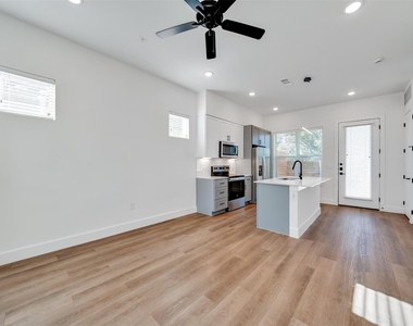 1601-342 Mustang Drive - Photo Thumbnail 3