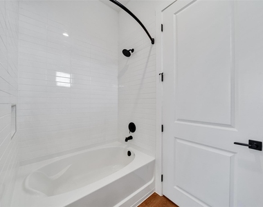 1601-342 Mustang Drive - Photo Thumbnail 14