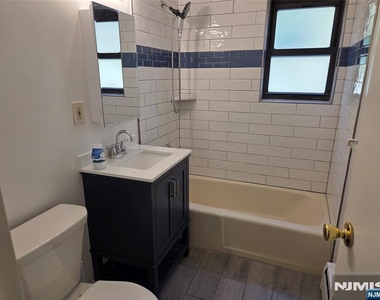17f Colonial - Photo Thumbnail 6