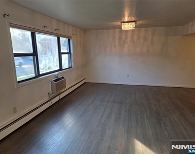 17f Colonial - Photo Thumbnail 15