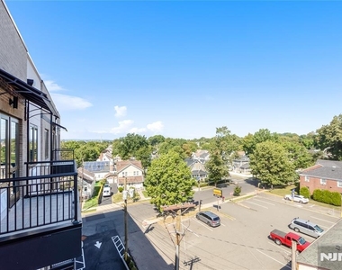 51 Queen Anne - Photo Thumbnail 10