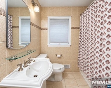 511 Gallows Hill - Photo Thumbnail 11