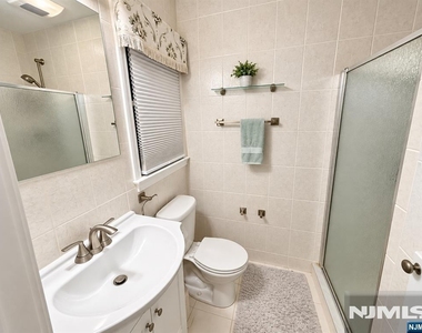511 Gallows Hill - Photo Thumbnail 13