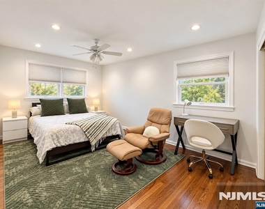 511 Gallows Hill - Photo Thumbnail 15