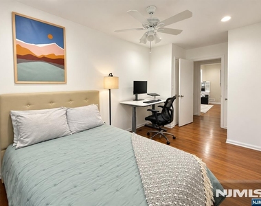 511 Gallows Hill - Photo Thumbnail 9