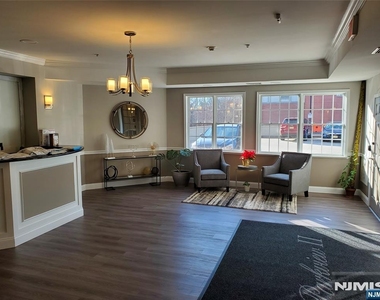 333 Willow - Photo Thumbnail 17