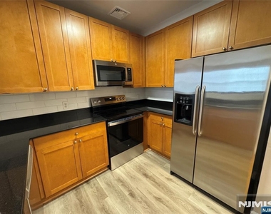 333 Willow - Photo Thumbnail 1