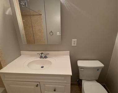 333 Willow - Photo Thumbnail 9