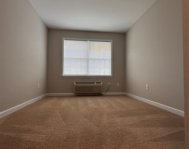 333 Willow - Photo Thumbnail 10