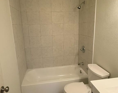 821 Evanston Street - Photo Thumbnail 7