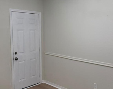 821 Evanston Street - Photo Thumbnail 12