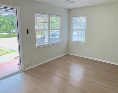821 Evanston Street - Photo Thumbnail 5