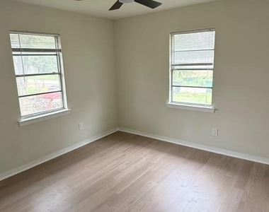 821 Evanston Street - Photo Thumbnail 13