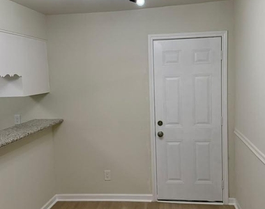 821 Evanston Street - Photo Thumbnail 14