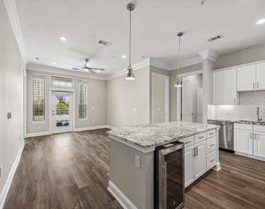 2111 Austin Street - Photo Thumbnail 2