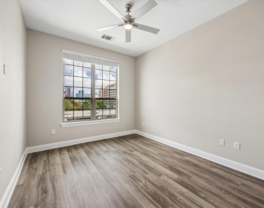 2111 Austin Street - Photo Thumbnail 10