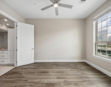 2111 Austin Street - Photo Thumbnail 4