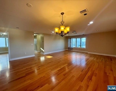 160 Miller - Photo Thumbnail 1
