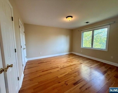 160 Miller - Photo Thumbnail 9