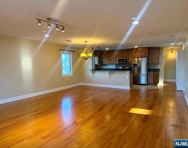 160 Miller - Photo Thumbnail 2