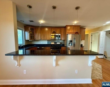 160 Miller - Photo Thumbnail 4