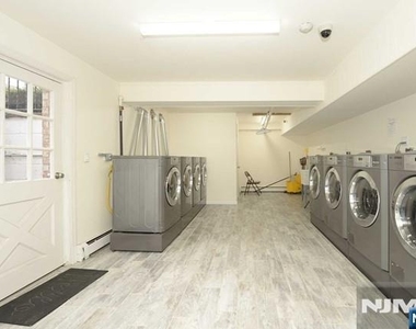 636 Godwin - Photo Thumbnail 8