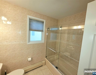 817 Elm - Photo Thumbnail 13
