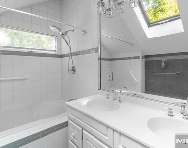 43 Spring Valley - Photo Thumbnail 13