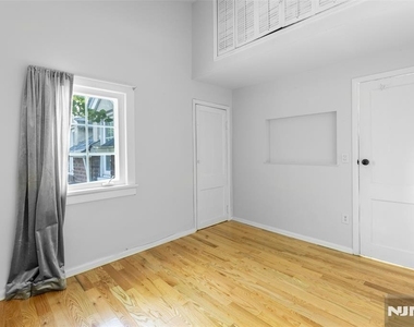 43 Spring Valley - Photo Thumbnail 12