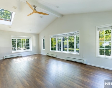 43 Spring Valley - Photo Thumbnail 7