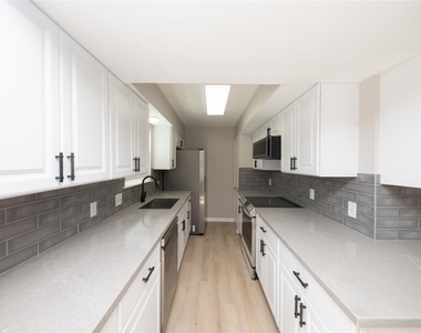4220 Belle Park Drive - Photo Thumbnail 4