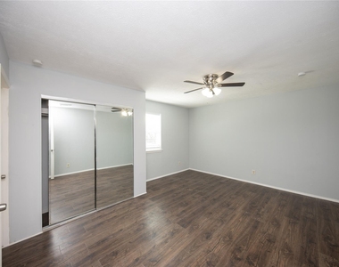 4220 Belle Park Drive - Photo Thumbnail 15