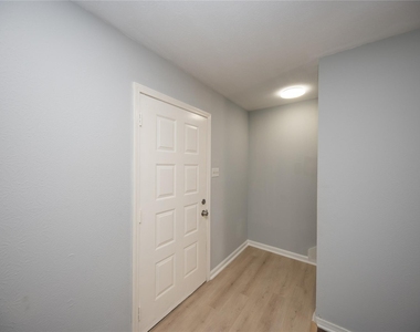 4220 Belle Park Drive - Photo Thumbnail 13