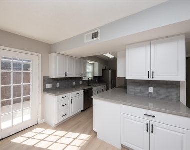 4220 Belle Park Drive - Photo Thumbnail 5