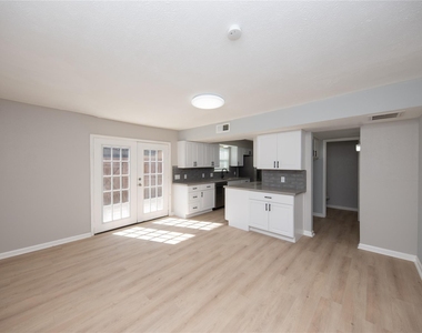 4220 Belle Park Drive - Photo Thumbnail 7